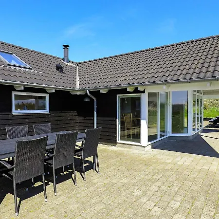 14 Person Holiday In L Kken